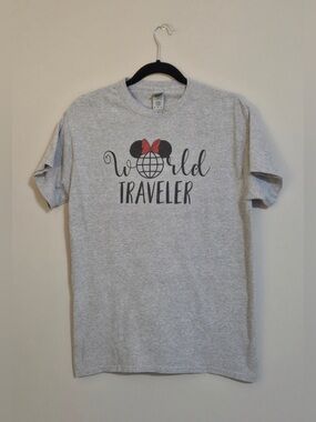 Women’s Size Medium Disney T-Shirt Gray Gildan